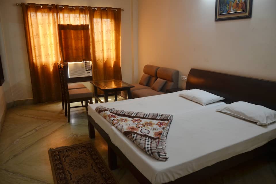Super Deluxe Double Bedroom